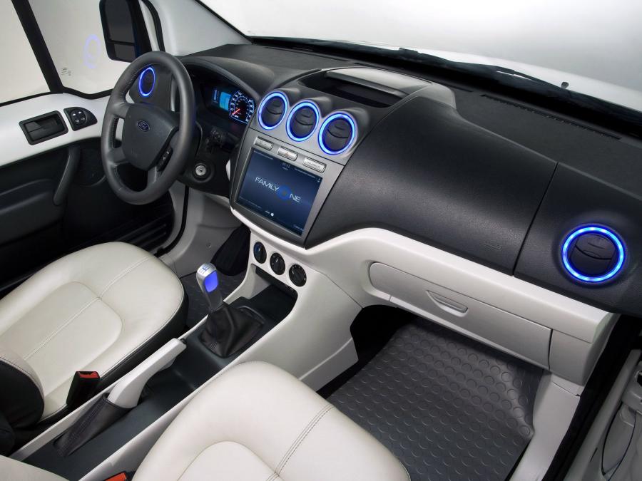  Ford Transit Connect Family One Concept 2009 года  (фото 16 из 39)